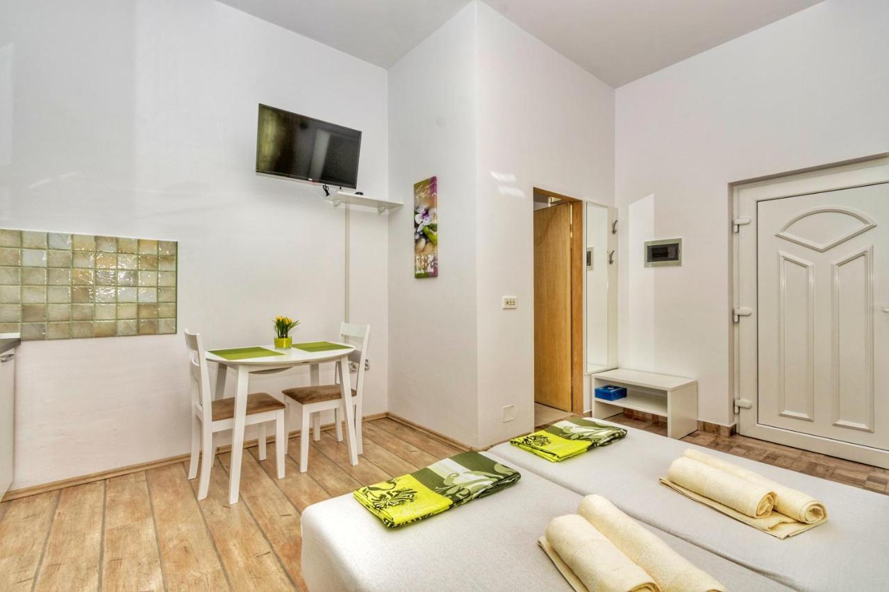 Studio Green Oasis L&D Pula Exterior foto