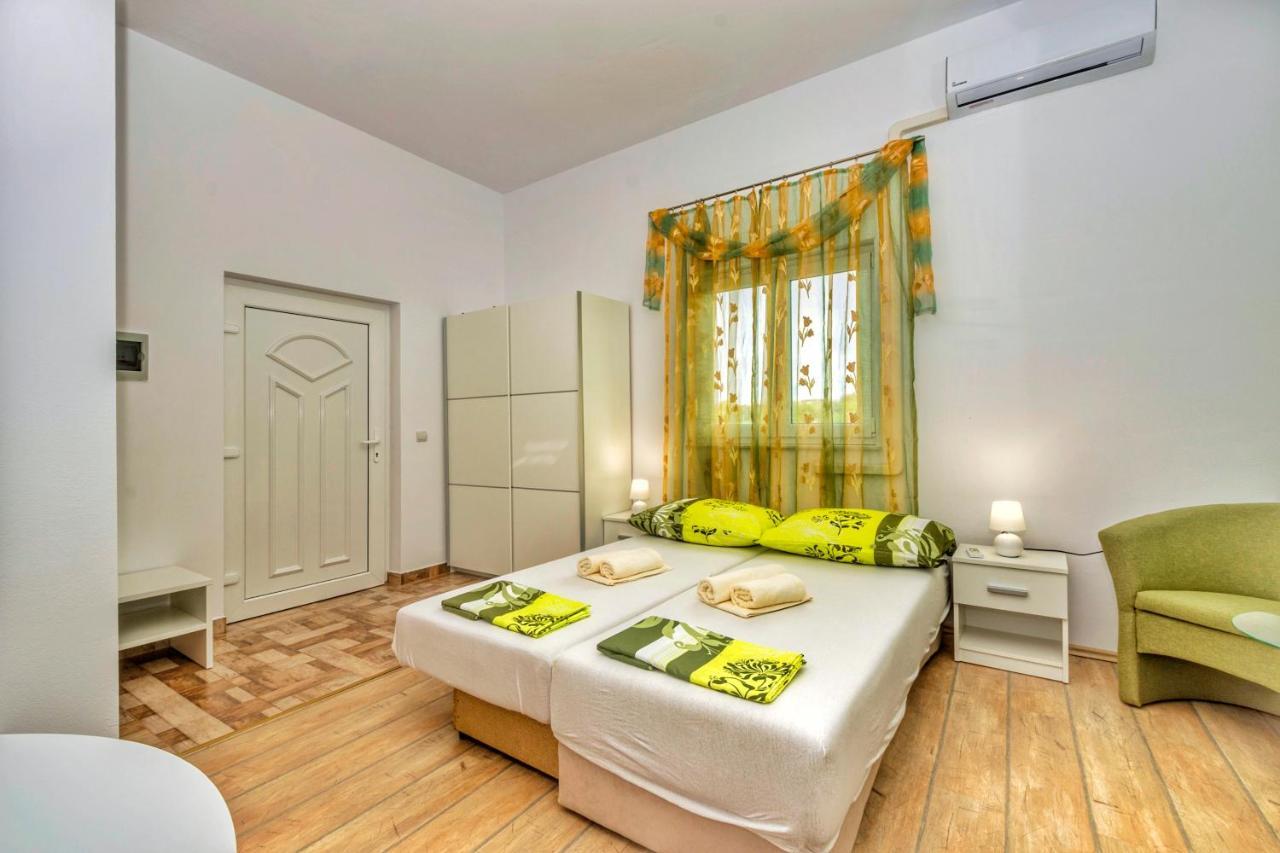 Studio Green Oasis L&D Pula Exterior foto